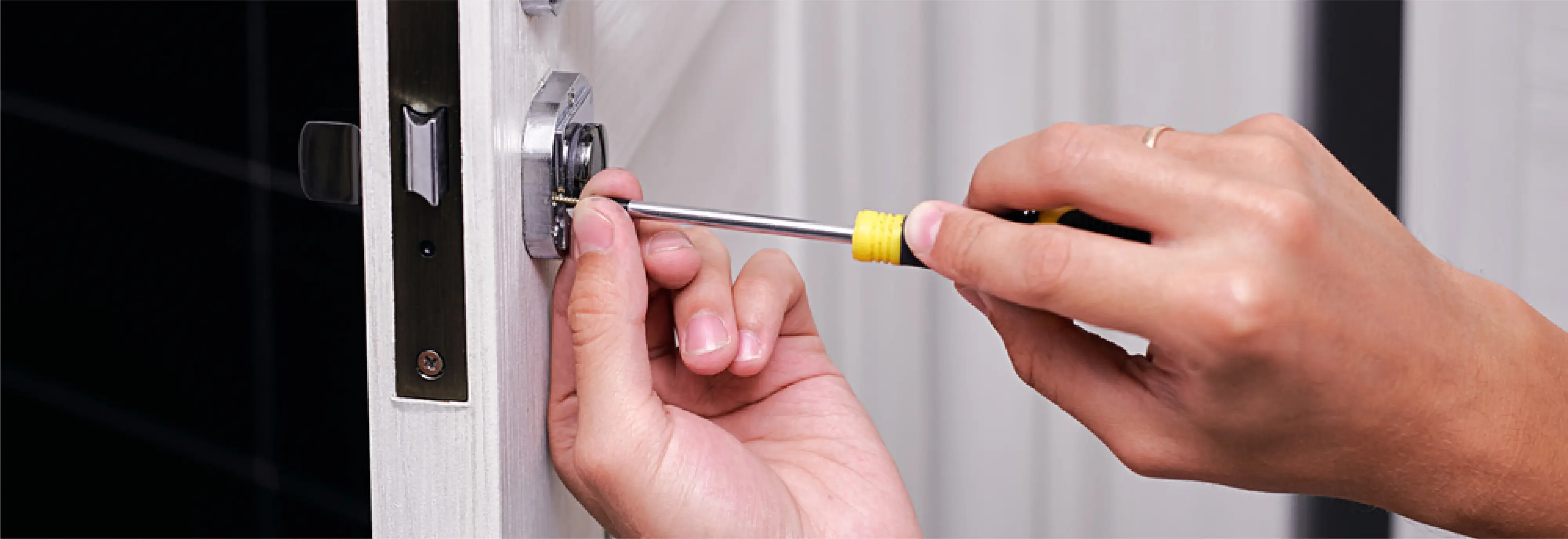 Tua vít - Dụng cụ cầm tay thiết yếu không thể thiếu trong gia đình Tua vít - Dụng cụ cầm tay thiết yếu không thể thiếu trong gia đình