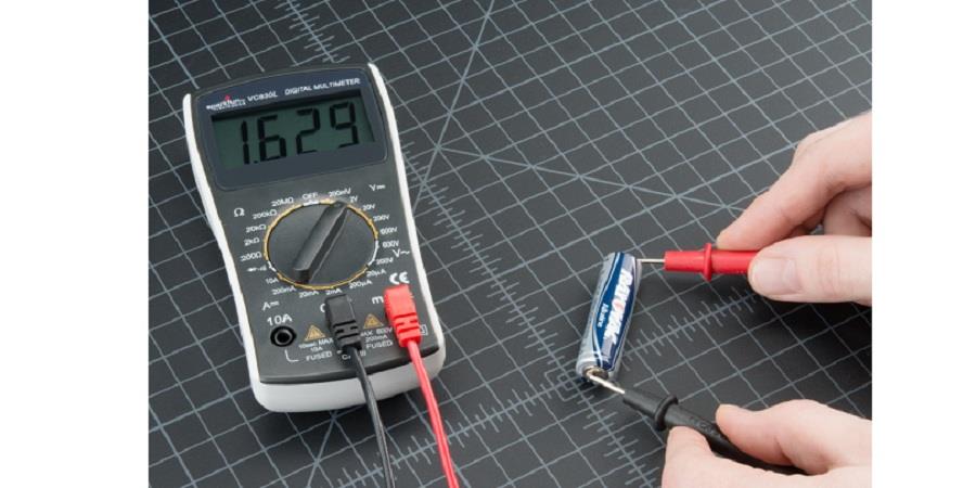 Đồng hồ vạn năng điện tử đo điện áp pin