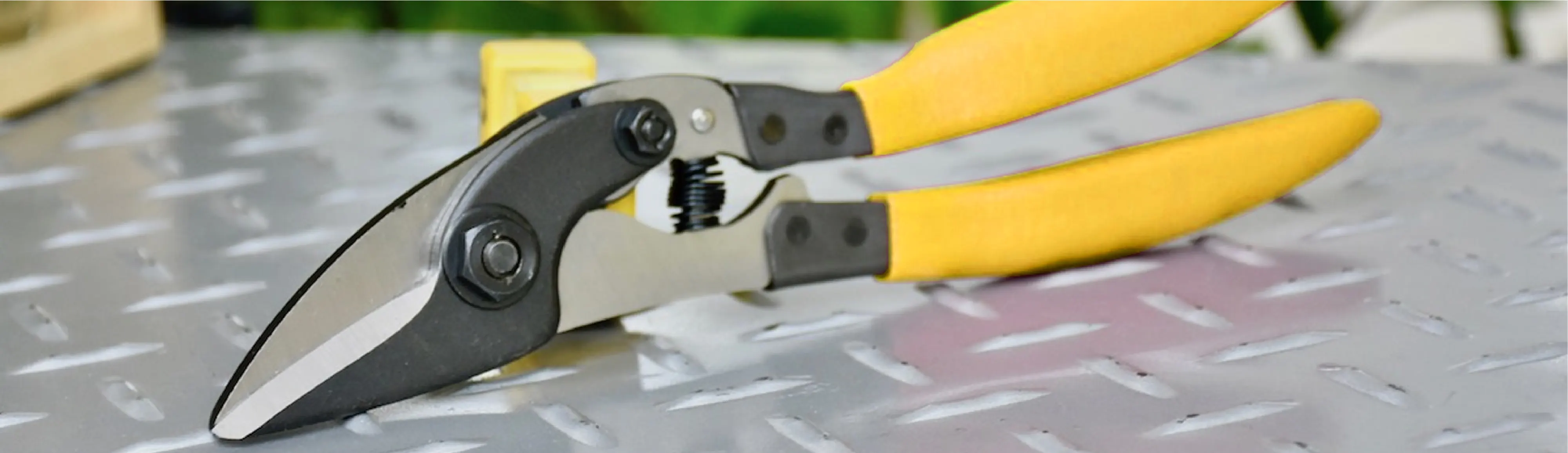 Kéo cắt tôn mua ở đâu uy tín, chất lượng?