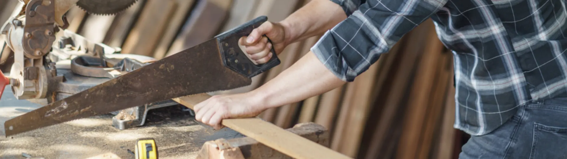 Cưa gỗ cầm tay: Kinh nghiệm chọn mua và chi tiết sản phẩm