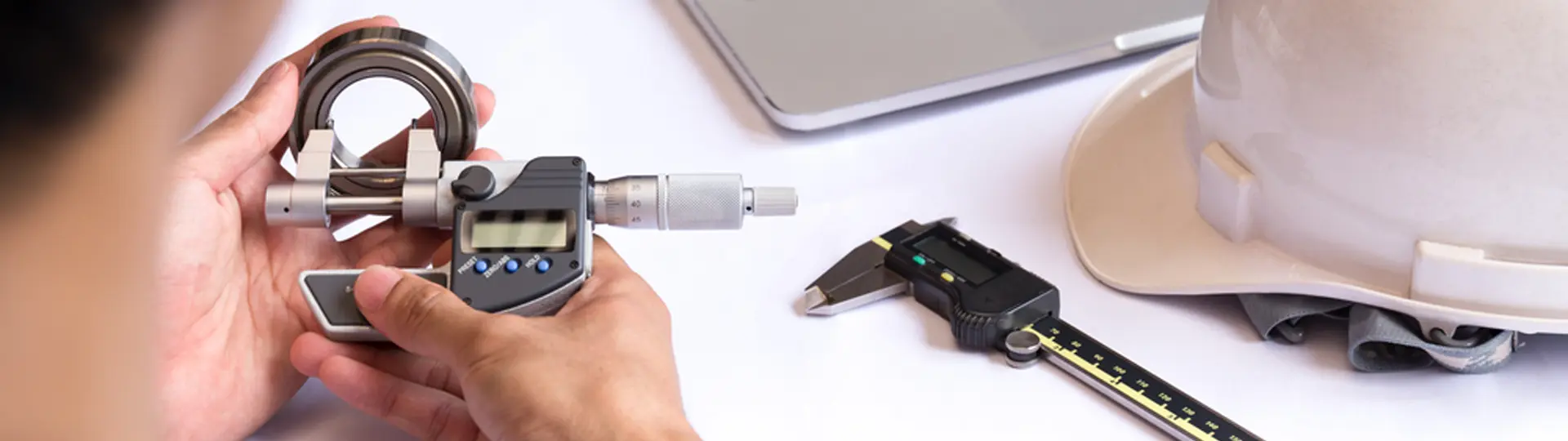 Làm cách nào để chiếc thước Panme phát huy được hết công dụng? Làm cách nào để chiếc thước Panme phát huy được hết công dụng?