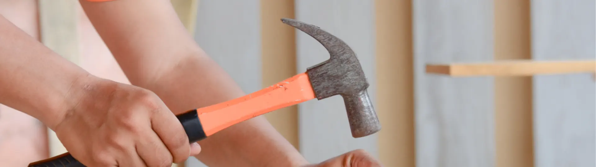 Cách sử dụng búa đinh đơn giản, an toàn không phải ai cũng biết