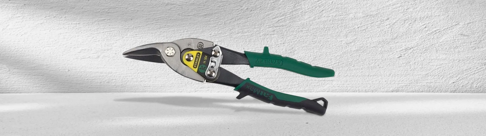 Thông tin về chiếc kéo cắt tôn mũi cong Stanley “hot” nhất 2022