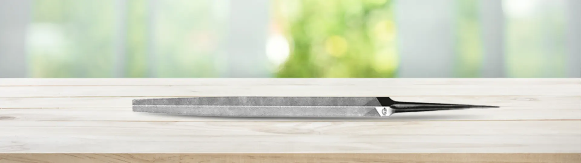 Tìm hiểu về dũa tam giác và lợi ích khi sử dụng dũa tam giác