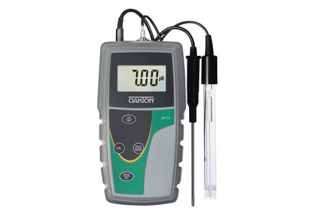 Máy đo nhiệt độ và pH 5+ Oakton WD-35613-51